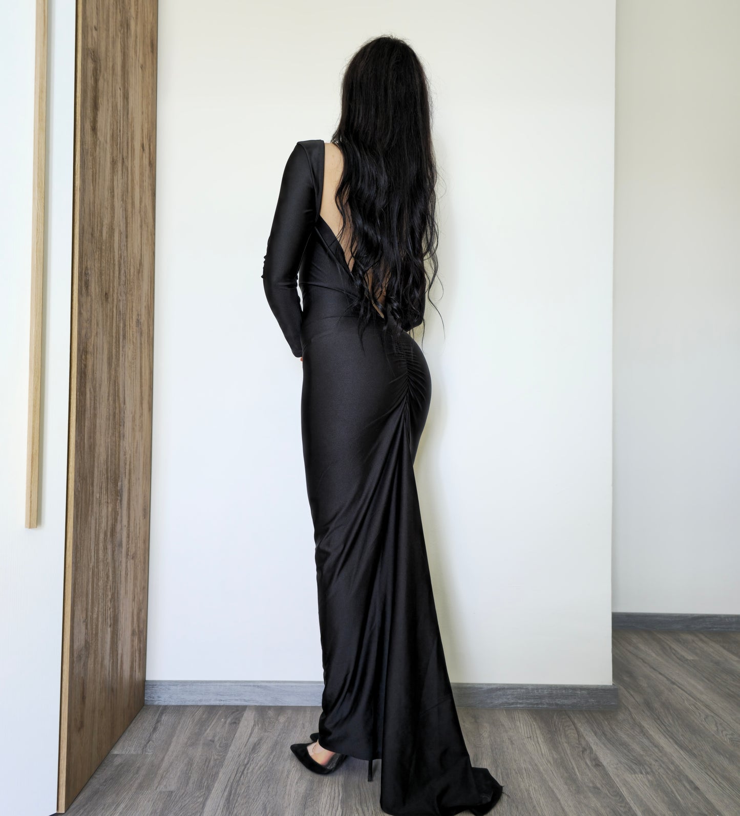 Lary|Abito lungo elegante con schiena scoperta